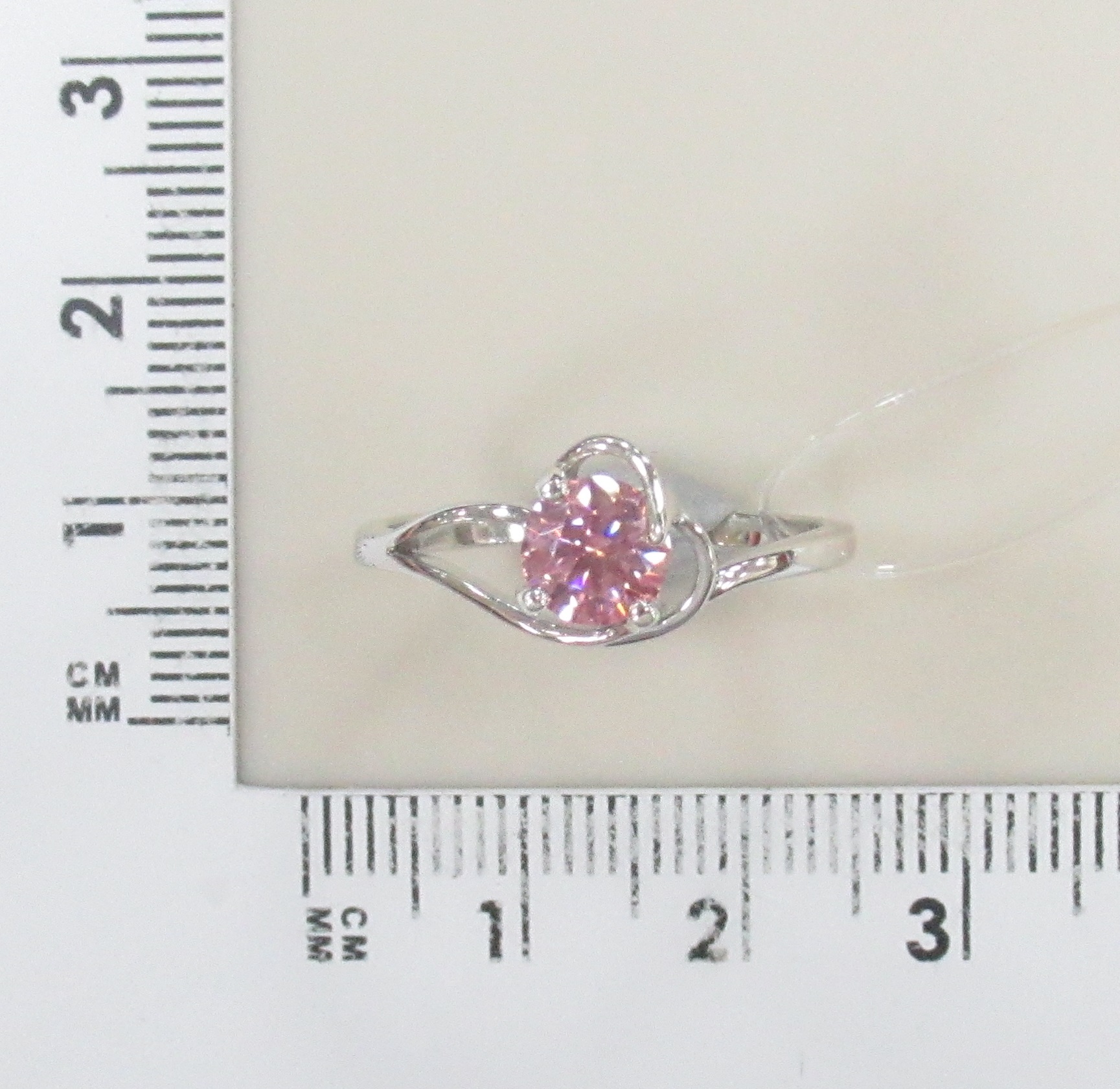 Серебряное кольцо с розовым муассанитом